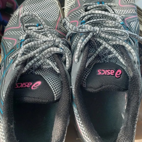 Asics - Picture 2 of 6